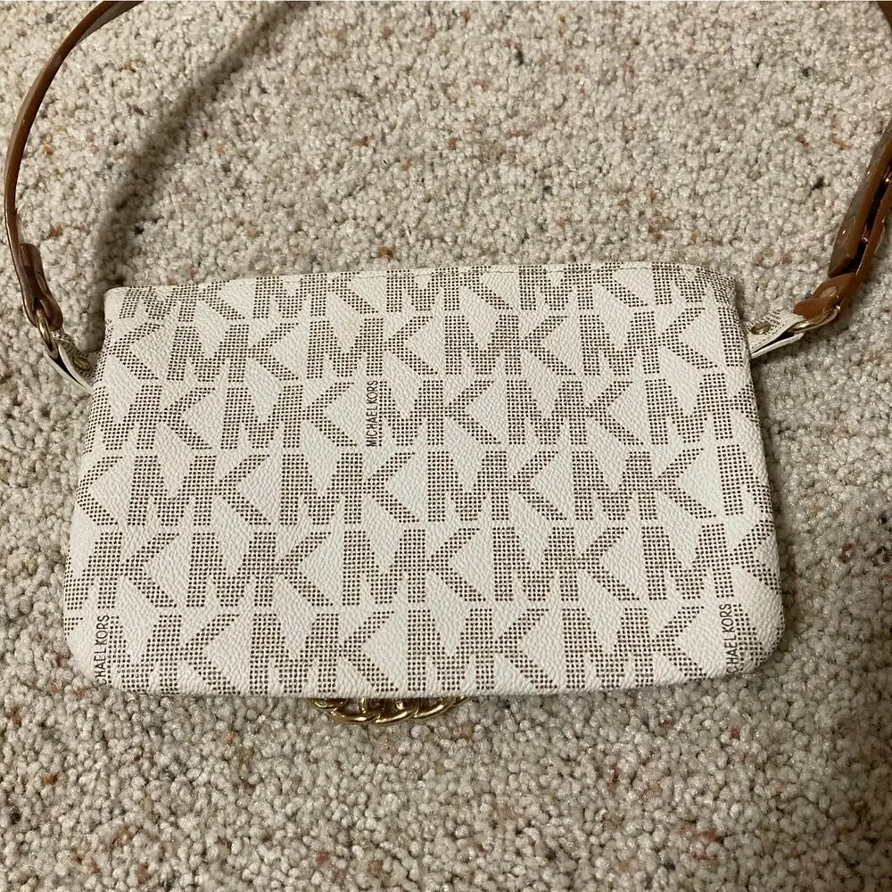 MICHAEL KORS IVORY SAFFIANO SIGNATURE PRINT FANNY PACK
